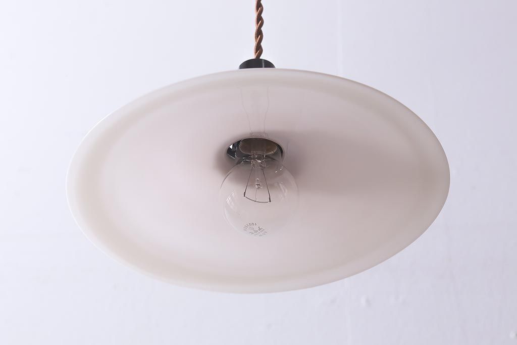 アンティーク照明　戦前　ノスタルジックな雰囲気の平笠シェード(吊り下げ照明、天井照明、ペンダントライト)(R-039388)