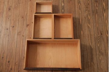 ビンテージ家具　松本民芸家具　シックな空間作りにおすすめの高山式座ライティングビューロー(簿記机、在宅ワーク、在宅用デスク)(定価約24万5千円)(R-039389)