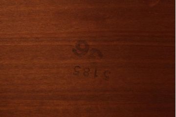 ヴィンテージ家具　北欧ビンテージ　2種の木目がおしゃれなネストテーブル(サイドテーブル、カフェテーブル)(R-039391)