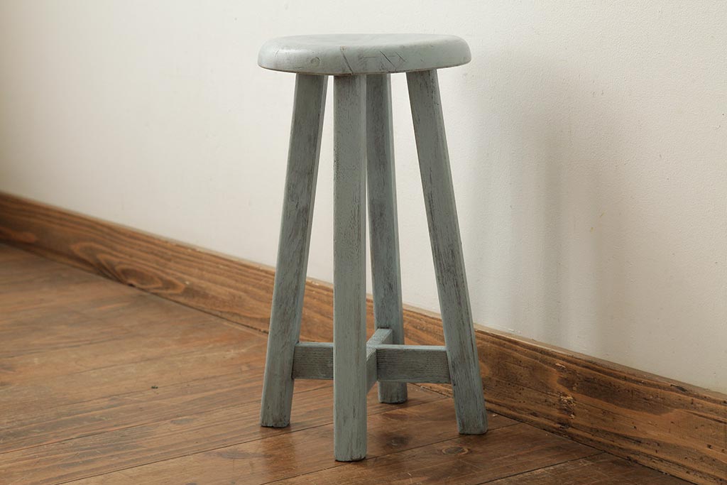 ペイント家具　和製アンティーク　昭和初期　淡いブルーの色合いがかわいらしいシャビーなスツール(花台)(R-039392)