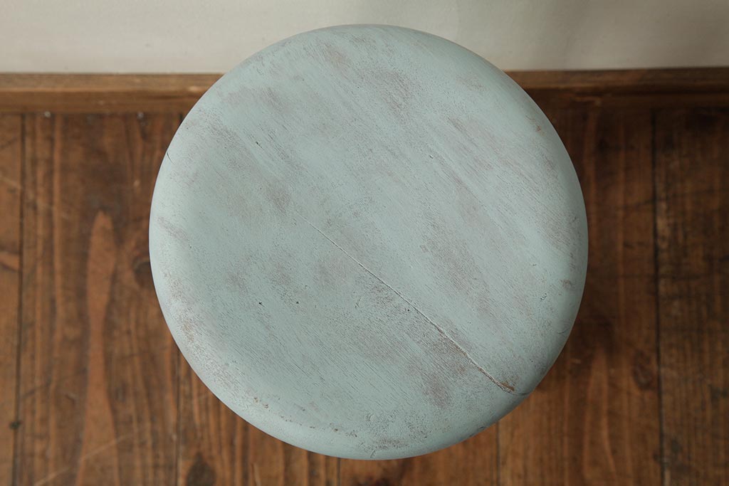 ペイント家具　和製アンティーク　昭和初期　淡いブルーの色合いがかわいらしいシャビーなスツール(花台)(R-039392)