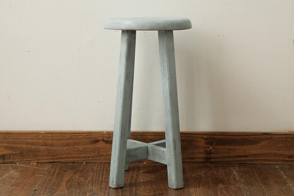 ペイント家具　和製アンティーク　昭和初期　淡いブルーの色合いがかわいらしいシャビーなスツール(花台)(R-039392)