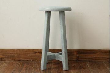 ペイント家具　和製アンティーク　昭和初期　淡いブルーの色合いがかわいらしいシャビーなスツール(花台)(R-039392)