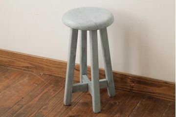 ペイント家具　和製アンティーク　昭和初期　淡いブルーの色合いがかわいらしいシャビーなスツール(花台)(R-039392)