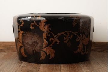 アンティーク雑貨　和製アンティーク　明治大正期　漆塗り　花唐草蒔絵火鉢(R-039394)