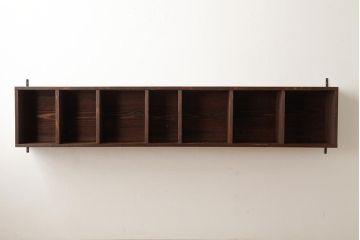 ラフジュ工房オリジナル　古材リメイク　杉材　レトロでシンプルなウォールシェルフ(壁掛け棚、吊り棚、ウォールラック)(R-039395)