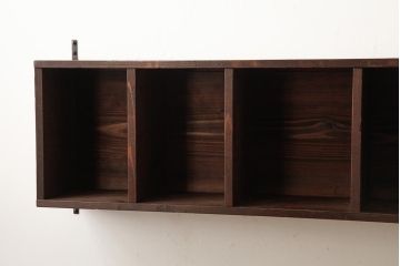 ラフジュ工房オリジナル　古材リメイク　杉材　レトロでシンプルなウォールシェルフ(壁掛け棚、吊り棚、ウォールラック)(R-039395)