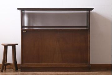 中古　北海道民芸家具　モダンな佇まいが魅力な飾り棚(茶棚、茶タンス)(R-039398)