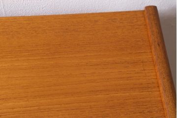 ヴィンテージ家具　イギリスビンテージ　チーク材　Nathan(ネイサン)　北欧スタイルにもぴったりのスタイリッシュなキャビネット(収納棚、戸棚)(R-039400)