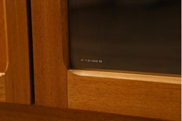 ヴィンテージ家具　イギリスビンテージ　チーク材　Nathan(ネイサン)　北欧スタイルにもぴったりのスタイリッシュなキャビネット(収納棚、戸棚)(R-039400)