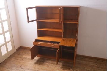 ヴィンテージ家具　イギリスビンテージ　G-PLAN(ジープラン)　Fresco(フレスコ)シリーズ　北欧スタイル家具らしいシンプルなウォールユニット(収納棚、キャビネット)(R-039402)