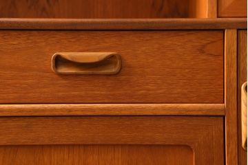 ヴィンテージ家具　イギリスビンテージ　G-PLAN(ジープラン)　Fresco(フレスコ)シリーズ　北欧スタイル家具らしいシンプルなウォールユニット(収納棚、キャビネット)(R-039402)