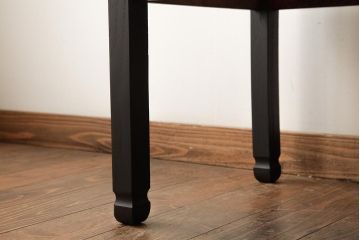 リメイク家具　和製アンティーク　天板ヒノキ材　昭和初期　ブラックペイントが格好いいサイドテーブル(平机、花台、飾り台)(R-039406)