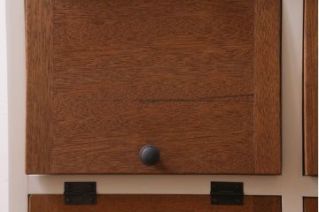 ラフジュ工房オリジナル　3×3マス　古材リメイク　ペイント　ヒノキ無垢材・ラワン古材　可愛らしいカラーのパタパタ扉付きマス目棚(収納棚、ロッカー、下駄箱)(R-039408)