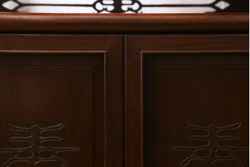 ビンテージ家具　和製ビンテージ　伝統工芸品　唐木指物　紫檀材　漆塗り　上質な和の雰囲気漂う飾り棚(茶棚、陳列棚)(R-039413)
