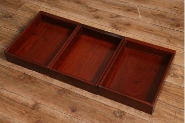 ビンテージ家具　和製ビンテージ　カリン材　赤みがかった色味と艶が美しい茶棚(飾り棚、陳列棚、花梨材)(R-039414)