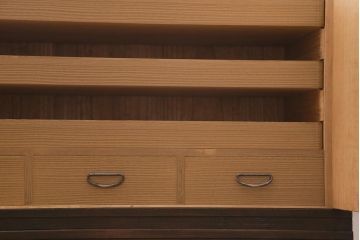 中古　伝統工芸品　上品な和の趣漂う加茂総桐箪笥(総桐たんす、和箪笥、衣装タンス)(定価約120万円)(R-039417)