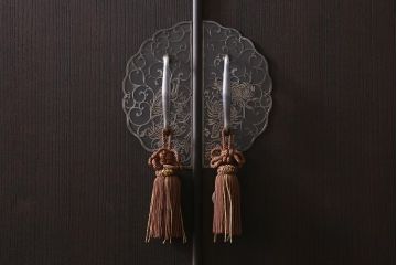 中古　伝統工芸品　上品な和の趣漂う加茂総桐箪笥(総桐たんす、和箪笥、衣装タンス)(定価約120万円)(R-039417)