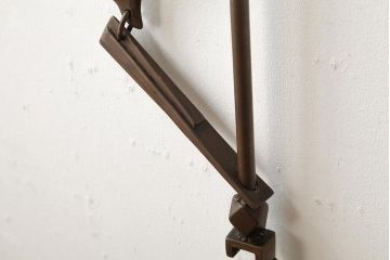 アンティーク雑貨　大正昭和初期　真鍮・鉄製　鯉の飾りが風情を感じる中通し式自在鉤(じざいかぎ)(R-039426)