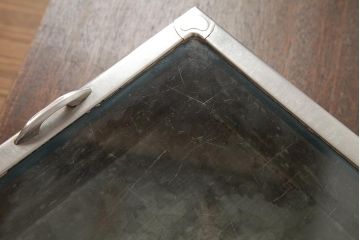 アンティーク雑貨　昭和レトロ　シャビーな質感が魅力の平型ブリキガラスケース(ショーケース、小物入れ)(R-039427)