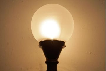 アンティーク照明　和製アンティーク　エレガントな空間を演出するテーブルスタンド(卓上ランプ、テーブルライト)(R-039428)