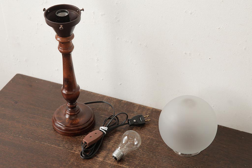 アンティーク照明　和製アンティーク　エレガントな空間を演出するテーブルスタンド(卓上ランプ、テーブルライト)(R-039428)