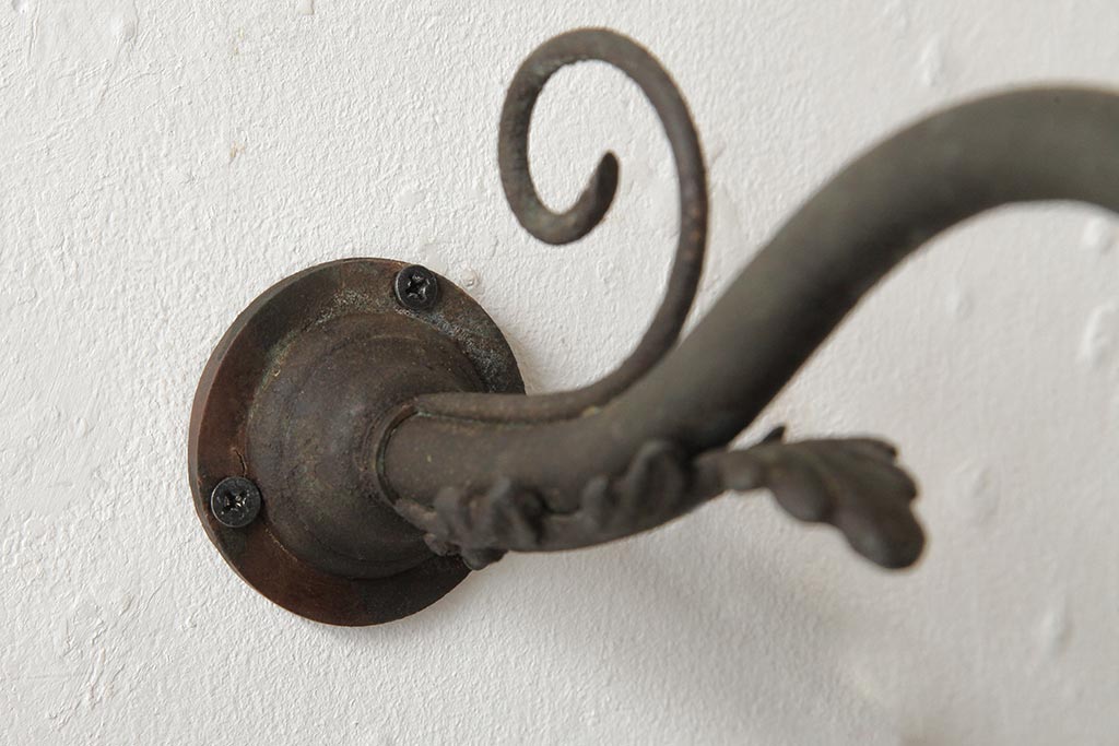 アンティーク照明　大正ロマン　花が咲いたようなデザインが魅力のウォールライト(シェード、ブラケットライト、壁掛け照明、壁付け照明)(R-039429)