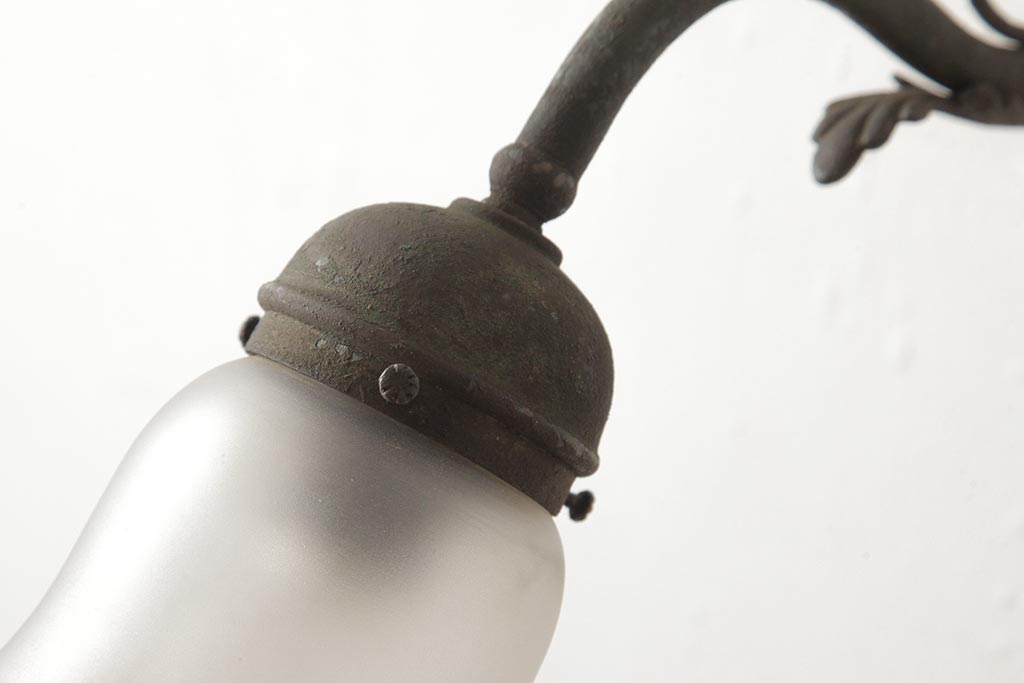 アンティーク照明　大正ロマン　花が咲いたようなデザインが魅力のウォールライト(シェード、ブラケットライト、壁掛け照明、壁付け照明)(R-039429)