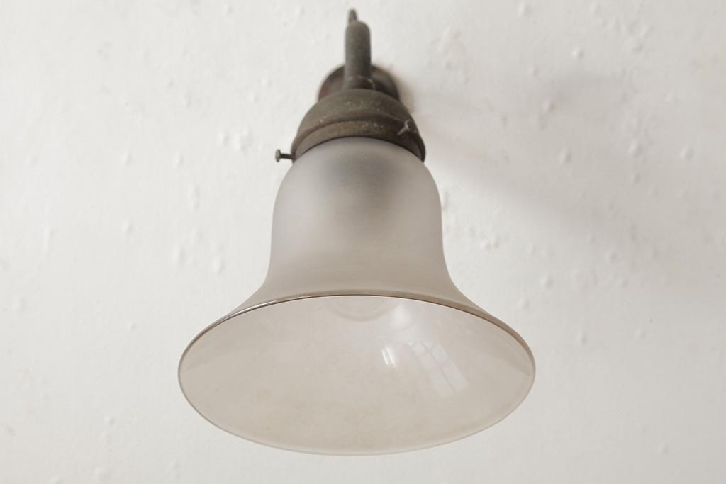 アンティーク照明　大正ロマン　花が咲いたようなデザインが魅力のウォールライト(シェード、ブラケットライト、壁掛け照明、壁付け照明)(R-039429)