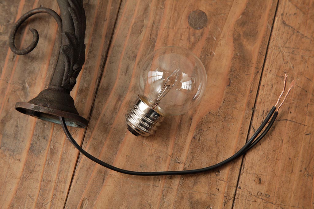 アンティーク照明　大正ロマン　花が咲いたようなデザインが魅力のウォールライト(シェード、ブラケットライト、壁掛け照明、壁付け照明)(R-039429)