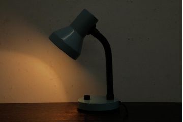 ビンテージ照明　レトロ　ポップなブルーが爽やかな印象のデスクスタンド(卓上照明、デスクライト)(R-039431)
