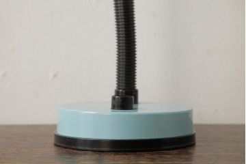 ビンテージ照明　レトロ　ポップなブルーが爽やかな印象のデスクスタンド(卓上照明、デスクライト)(R-039431)