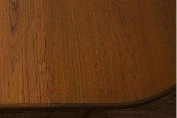 ヴィンテージ家具　北欧ビンテージ　G-PLAN(ジープラン)　チーク材　オーバル型がやわらかな雰囲気を醸し出すエクステンションテーブル(ダイニングテーブル)(R-039432)