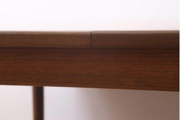 ヴィンテージ家具　北欧ビンテージ　G-PLAN(ジープラン)　チーク材　オーバル型がやわらかな雰囲気を醸し出すエクステンションテーブル(ダイニングテーブル)(R-039432)