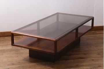 ヴィンテージ家具　北欧ビンテージ　ローズウッド材　スタイリッシュなガラストップテーブル(センターテーブル、ローテーブル、コーヒーテーブル)(R-039433)