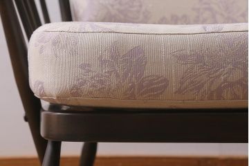 ヴィンテージ家具　ERCOL(アーコール)　エバーグリーン　エレガントな雰囲気漂う1人掛けイージーチェア(ラウンジチェア、アームチェア、椅子、ソファ、ビンテージ)(定価約29万円)(R-039434)