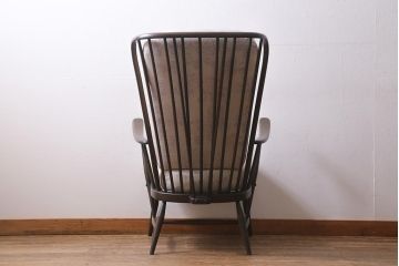 ヴィンテージ家具　ERCOL(アーコール)　エバーグリーン　エレガントな雰囲気漂う1人掛けイージーチェア(ラウンジチェア、アームチェア、椅子、ソファ、ビンテージ)(定価約29万円)(R-039434)