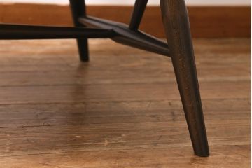 ヴィンテージ家具　ERCOL(アーコール)　エバーグリーン　エレガントな雰囲気漂う1人掛けイージーチェア(ラウンジチェア、アームチェア、椅子、ソファ、ビンテージ)(定価約29万円)(R-039435)