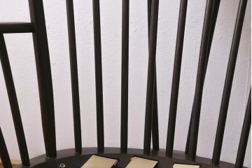 ヴィンテージ家具　ERCOL(アーコール)　エバーグリーン　エレガントな雰囲気漂う1人掛けイージーチェア(ラウンジチェア、アームチェア、椅子、ソファ、ビンテージ)(定価約29万円)(R-039435)