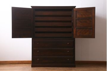 中古　民芸家具　衣装盆付き　上品なデザインの和タンス(衣装箪笥、引き出し、チェスト、着物箪笥)(R-039437)