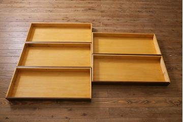 中古　民芸家具　衣装盆付き　上品なデザインの和タンス(衣装箪笥、引き出し、チェスト、着物箪笥)(R-039437)