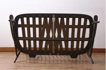 ヴィンテージ家具　ERCOL(アーコール)　エバーグリーン　曲げ木のフレームが目を惹く二人掛けソファ(アームソファ、ラブソファ、2人掛け、ビンテージ)(定価約58万円)(R-039439)