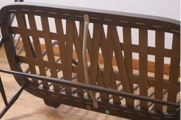 ヴィンテージ家具　ERCOL(アーコール)　エバーグリーン　曲げ木のフレームが目を惹く二人掛けソファ(アームソファ、ラブソファ、2人掛け、ビンテージ)(定価約58万円)(R-039439)