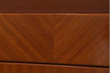 ヴィンテージ家具　イギリスビンテージ　HARRIS LEBUS社　チーク材製　シンプルモダンな佇まいのチェスト(引き出し、ドロワー)(R-039441)