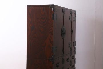 中古　岩谷堂箪笥　北国2号　重厚な雰囲気の収納棚付き衣装箪笥(整理タンス、和タンス、引き出し)(定価約96万円)(R-039446)