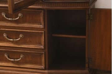 中古　DREXEL HERITAGE(ドレクセルヘリテイジ)　TRYON MANOR(トライオンメナー)　China(チャイナ) 食器棚(キャビネット、飾り棚、収納棚)(定価約98万円)(R-039447)