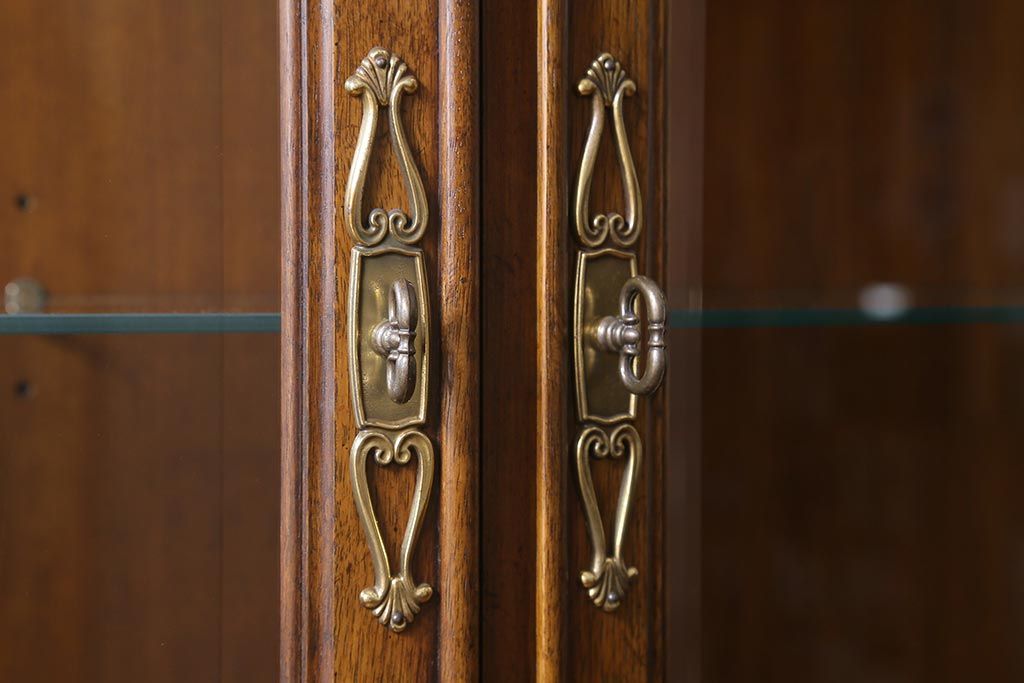 中古　DREXEL HERITAGE(ドレクセルヘリテイジ)　TRYON MANOR(トライオンメナー)　China(チャイナ) 食器棚(キャビネット、飾り棚、収納棚)(定価約98万円)(R-039447)