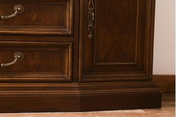 中古　DREXEL HERITAGE(ドレクセルヘリテイジ)　TRYON MANOR(トライオンメナー)　China(チャイナ) 食器棚(キャビネット、飾り棚、収納棚)(定価約98万円)(R-039447)