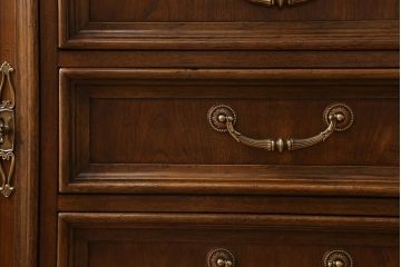 中古　DREXEL HERITAGE(ドレクセルヘリテイジ)　TRYON MANOR(トライオンメナー)　China(チャイナ) 食器棚(キャビネット、飾り棚、収納棚)(定価約98万円)(R-039447)