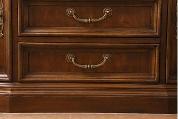 中古　DREXEL HERITAGE(ドレクセルヘリテイジ)　TRYON MANOR(トライオンメナー)　China(チャイナ) 食器棚(キャビネット、飾り棚、収納棚)(定価約98万円)(R-039447)